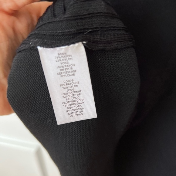 Tahari Black Sleeveless Sheer Turtleneck Size XS - Picture 6 of 6